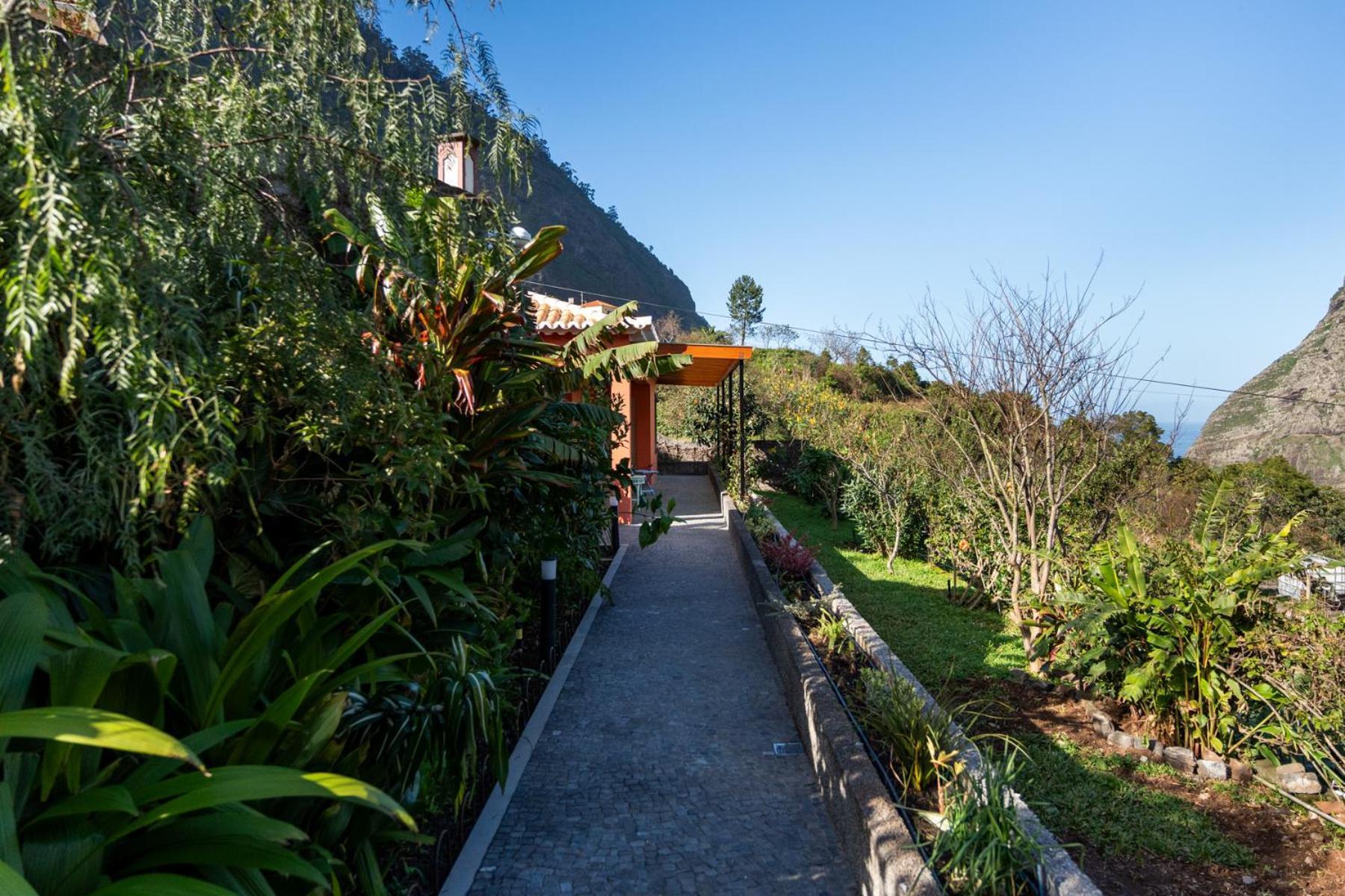 Madeira Surf Lodge São Vicente Exterior photo